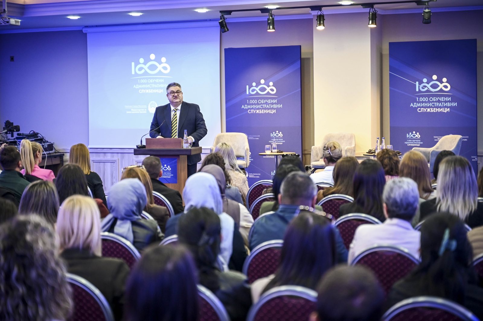 11-mincev-evropeizacijata-ne-pocnuva-vo-brisel-taa-pocnuva-ovde-vo-sekoja-opstina-na-sekoj-salter-vo-sekoj-sluzbenik-koj-ja-raboti-svojata-rabota-so-cest-so-pocit-i-so-integritet-image-hyOy.jpeg