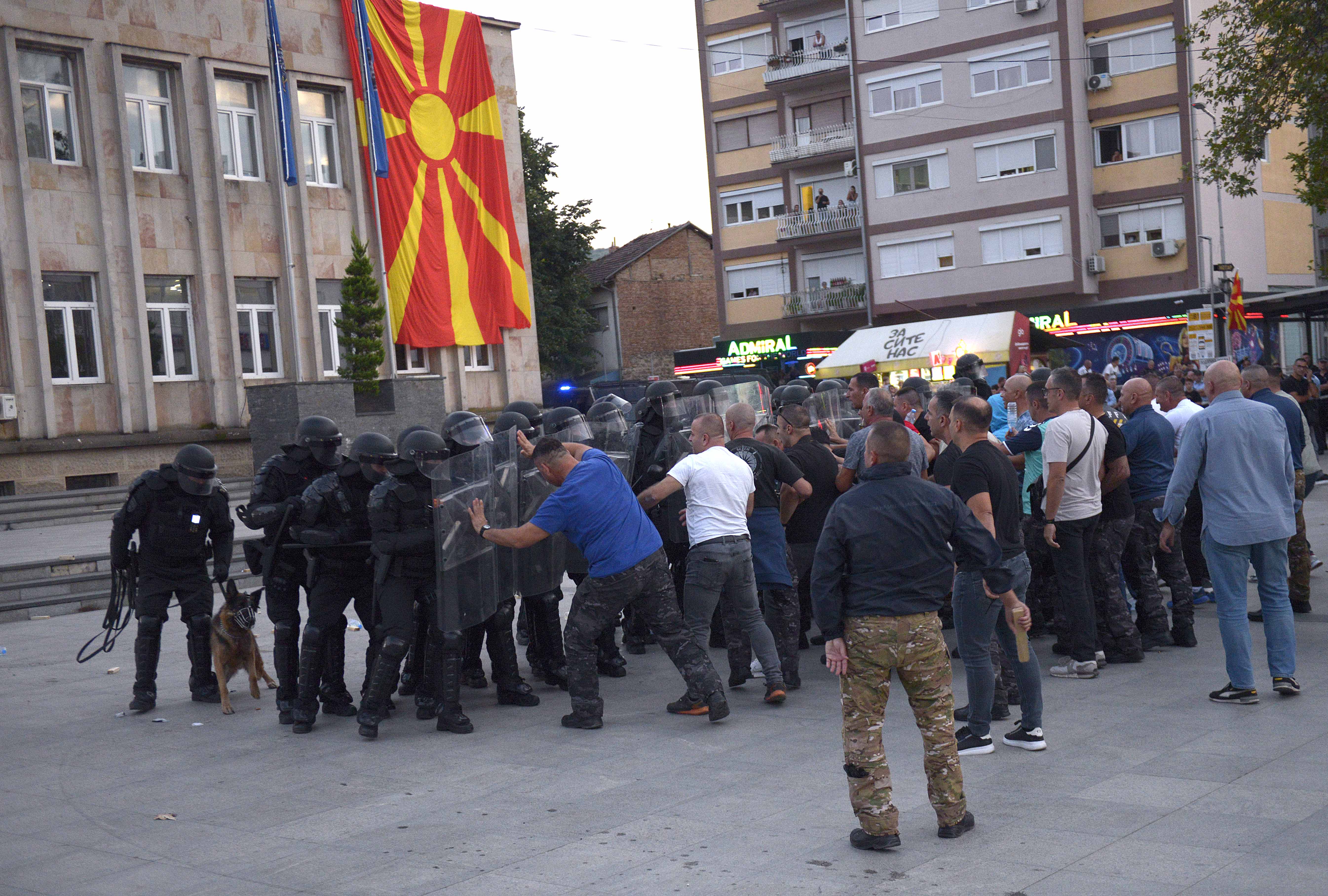 24-godini-edinica-za-brzo-rasporeduvanje-image-GI85.jpg