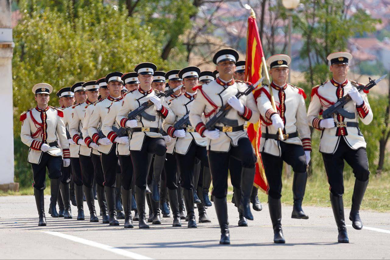 armijata-go-proslavi-svojot-33-rodenden-minister-misajlovski-poraca-deka-stolbovite-na-koi-se-gradi-armijata-se-cvrsti-i-stabilni-image-uzJI.jpg