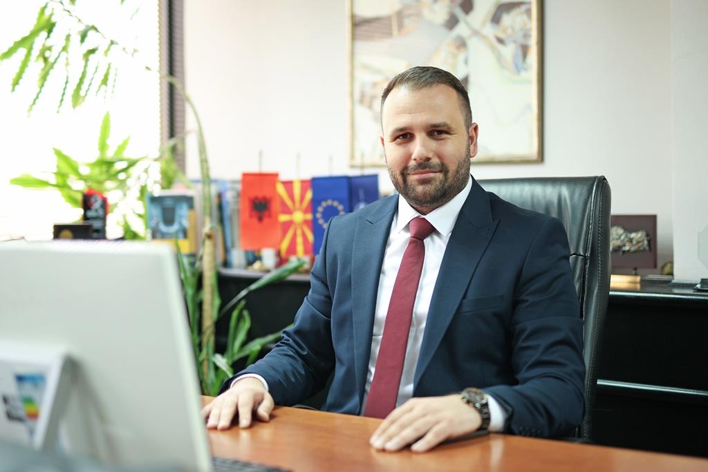 besar-durmisi-ja-prezede-funkcijata-minister-za-ekonomija-i-trud-galerija-image-7beA.jpg