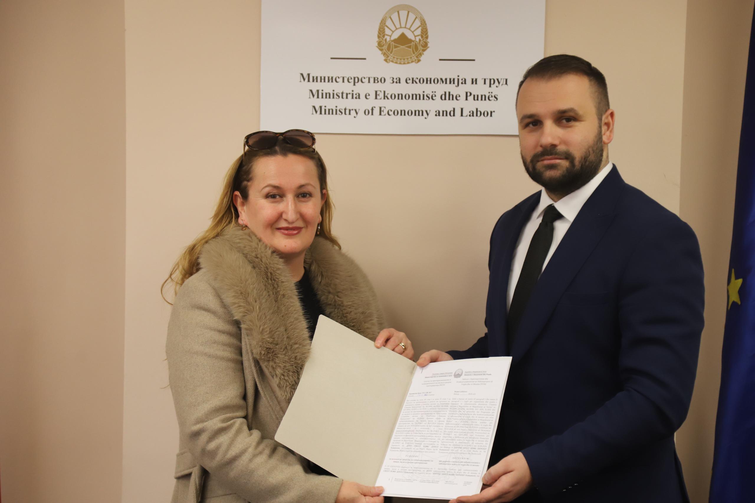 durmisi-isplatena-finansiska-poddrska-za-mali-i-sredni-pretprijatija-i-zanaetcii-od-programite-na-ministerstvoto-za-ekonomija-i-trud-gallery-image-bvtS.jpg