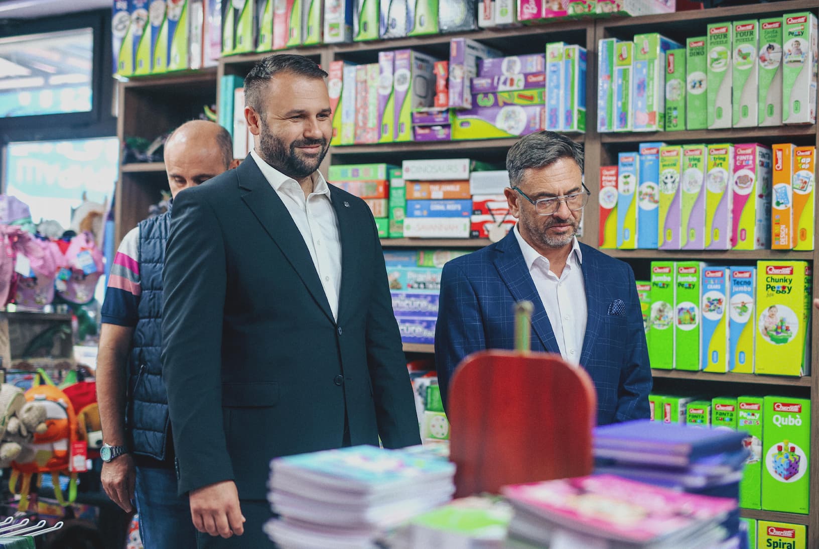 durmisi-po-zamrznati-ceni-na-skolskiot-pribor-sledi-namaluvanje-na-cenite-na-osnovnite-prehranbeni-proizvodi-nosime-merki-za-zastite-na-standard-na-gragjanite-image-1azV.jpg