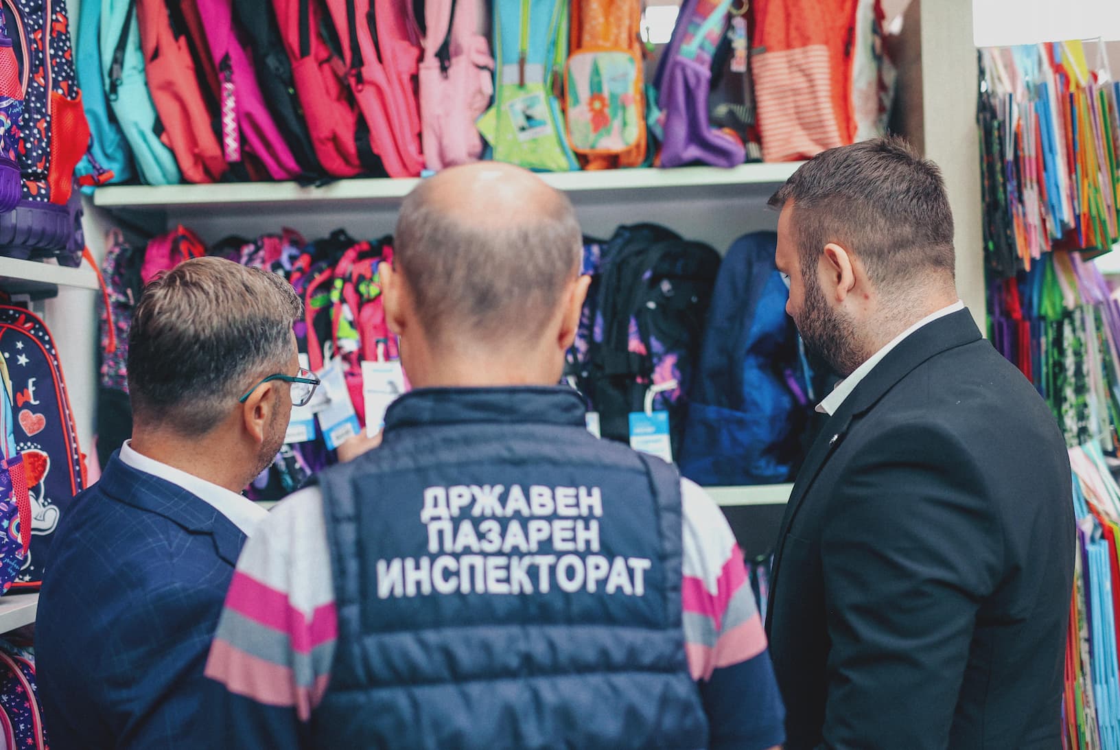 durmisi-po-zamrznati-ceni-na-skolskiot-pribor-sledi-namaluvanje-na-cenite-na-osnovnite-prehranbeni-proizvodi-nosime-merki-za-zastite-na-standard-na-gragjanite-image-8SZn.jpg