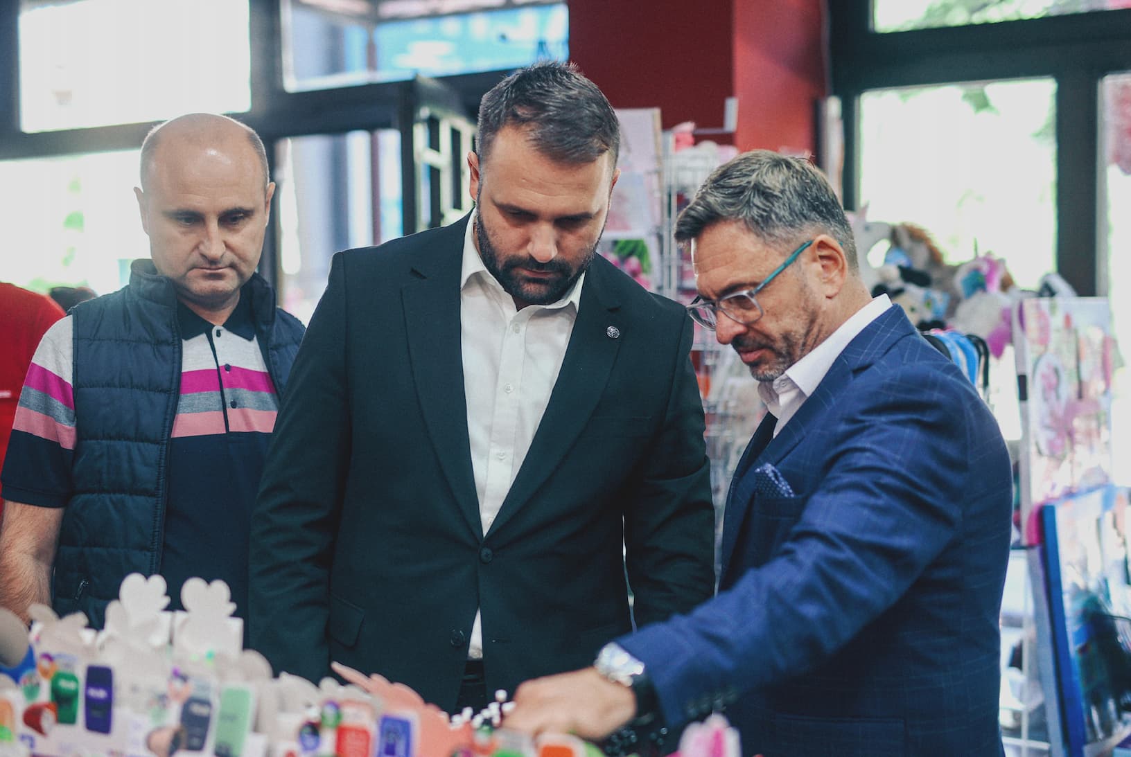 durmisi-po-zamrznati-ceni-na-skolskiot-pribor-sledi-namaluvanje-na-cenite-na-osnovnite-prehranbeni-proizvodi-nosime-merki-za-zastite-na-standard-na-gragjanite-image-X5BR.jpg
