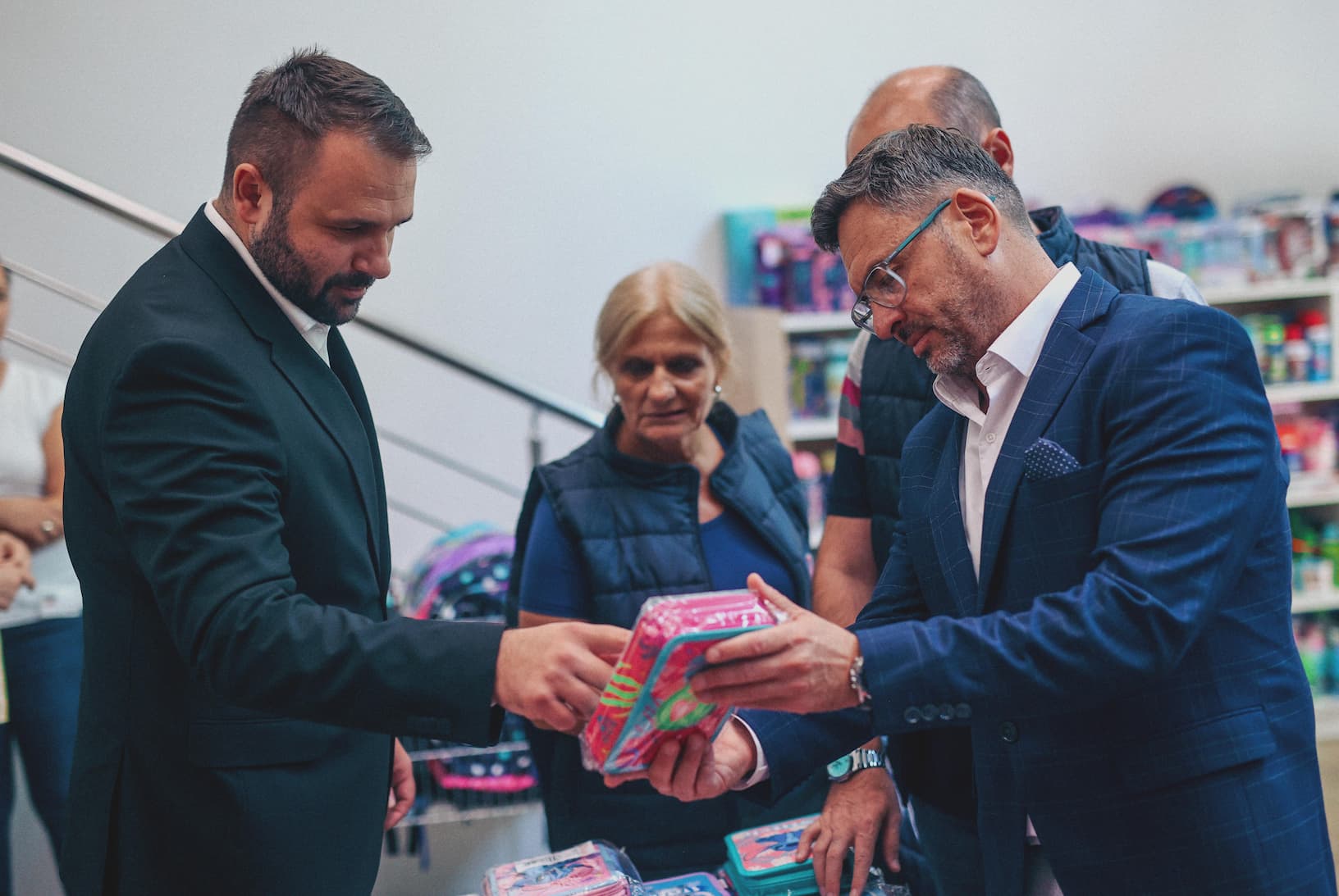 durmisi-po-zamrznati-ceni-na-skolskiot-pribor-sledi-namaluvanje-na-cenite-na-osnovnite-prehranbeni-proizvodi-nosime-merki-za-zastite-na-standard-na-gragjanite-image-XlL4.jpg