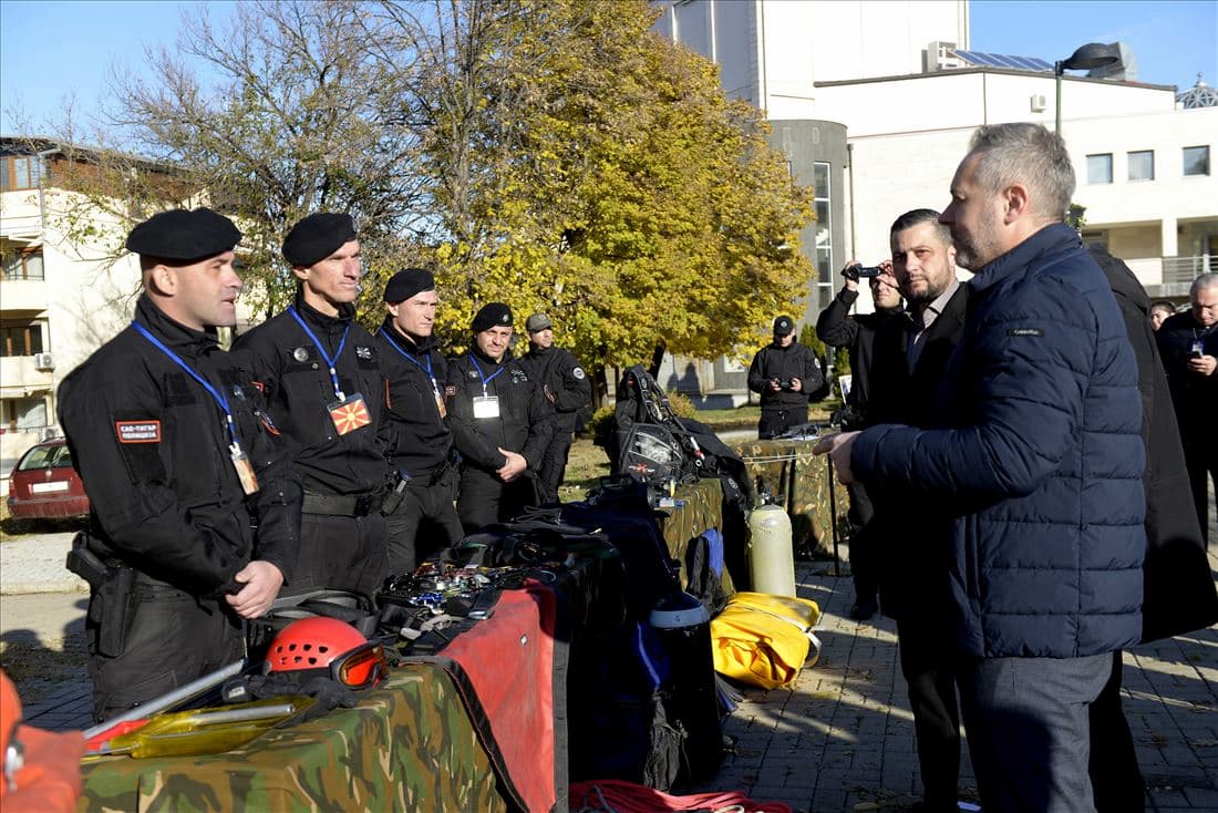 inicijativa-do-vas-za-vas-policijata-megju-gragjanite-veles-image-Dcx4.jpg