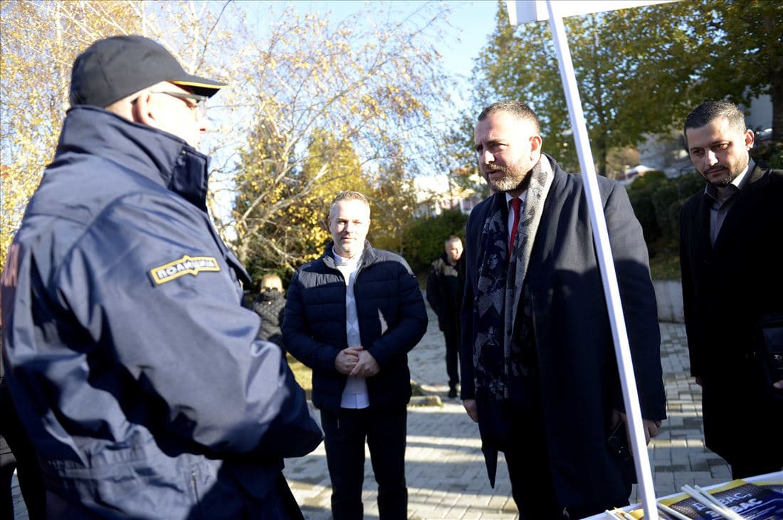 inicijativa-do-vas-za-vas-policijata-megju-gragjanite-veles-image-GKAh.jpg