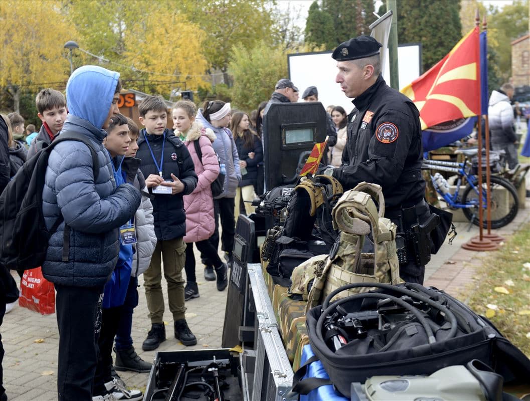 inicijativa-do-vas-za-vas-policijata-megju-gragjanite-veles-image-MiTn.jpg