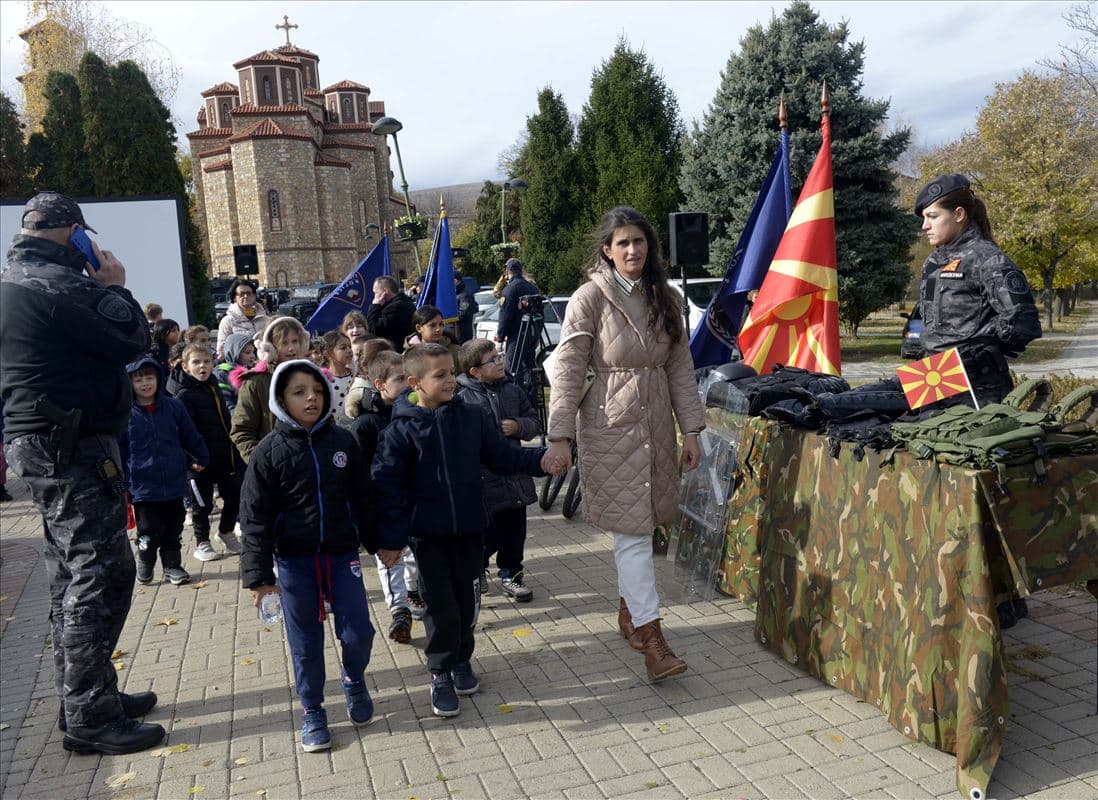 inicijativa-do-vas-za-vas-policijata-megju-gragjanite-veles-image-jgAe.jpg