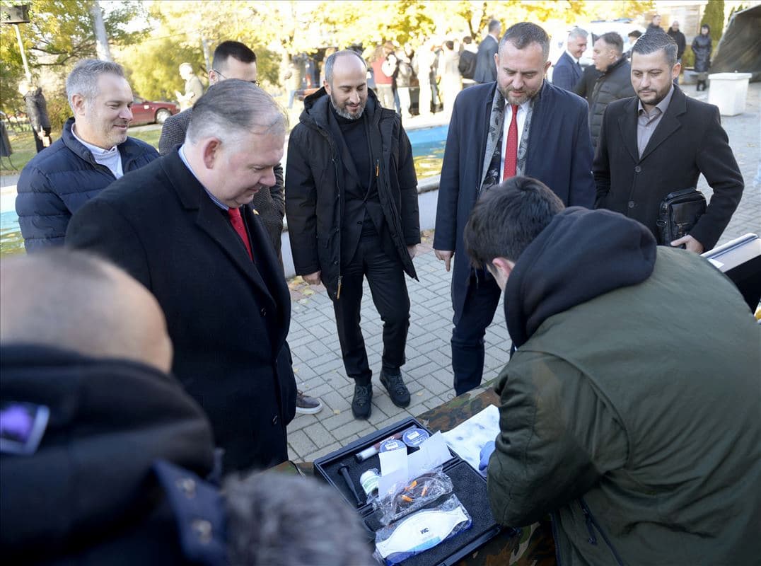 inicijativa-do-vas-za-vas-policijata-megju-gragjanite-veles-image-s8rV.jpg