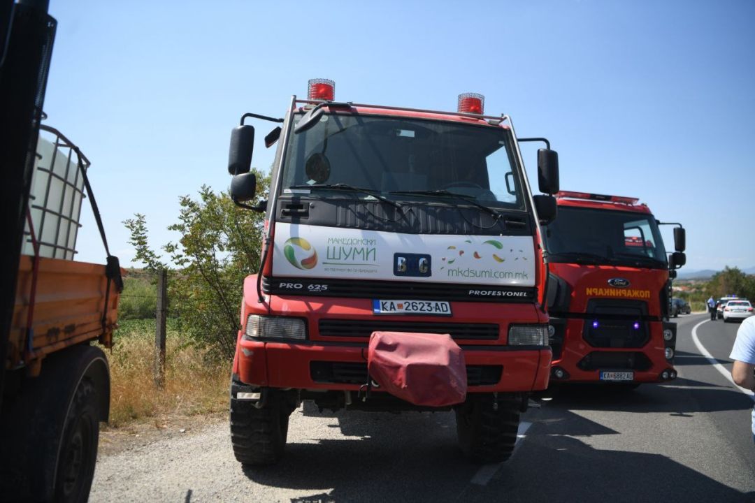 mickoski-na-teren-golema-blagodarnost-do-lugjeto-koi-se-borea-so-ognenata-stixija-na-planinata-serta-sledat-reformi-vo-sektorot-za-upravuvanje-so-krizi-i-izmeni-na-zakonot-za-pozarnikarstvo-image-cSDA.jpg