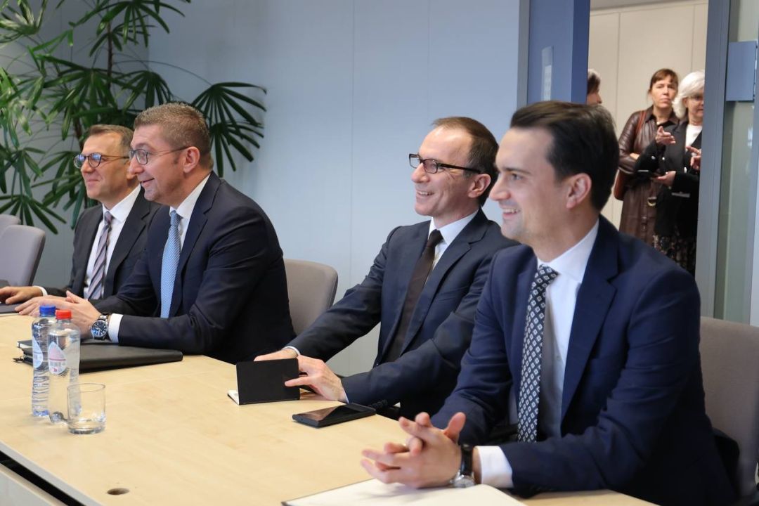 mickoski-od-brisel-vladata-ostanuva-fokusirana-na-reformite-podgotveni-sme-da-razgovarame-za-se-sto-e-principielno-za-drzavata-i-gragjanite-no-ultimatumi-ne-prifakjame-image-2YSo.jpg
