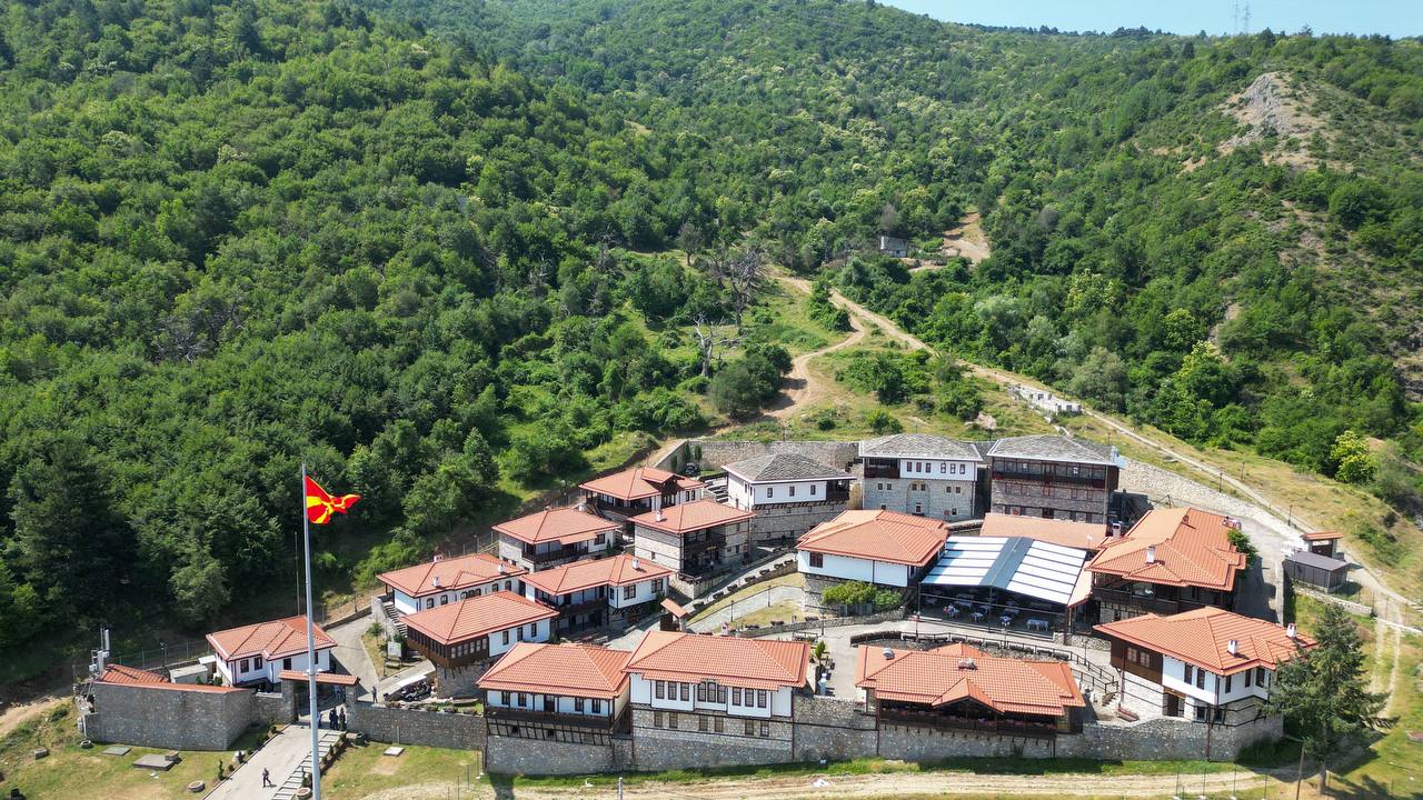 mickoski-po-7-godini-denes-se-otvori-etno-kompleksot-makedonsko-selo-image-uwrq.jpg