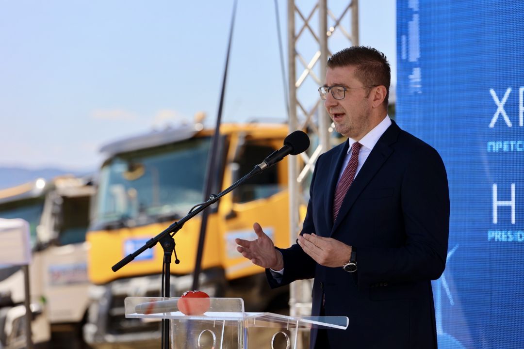 mickoski-posle-godina-od-najavata-se-ostvaruva-najgolemata-investicija-od-polovina-milijarda-dolari-koja-kje-proizveduva-1-teravat-elektricna-energija-image-eYAZ.jpg