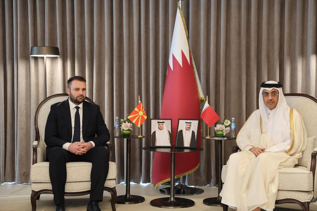 ministerot-durmisi-ostvari-sredba-so-ministerot-za-trud-na-katarali-bin-said-bin-sumaik-al-mari-prodlabocuvanje-na-sorabotkata-na-pazarot-na-trud-pomegju-dvete-zemji-image-zIbv.jpg