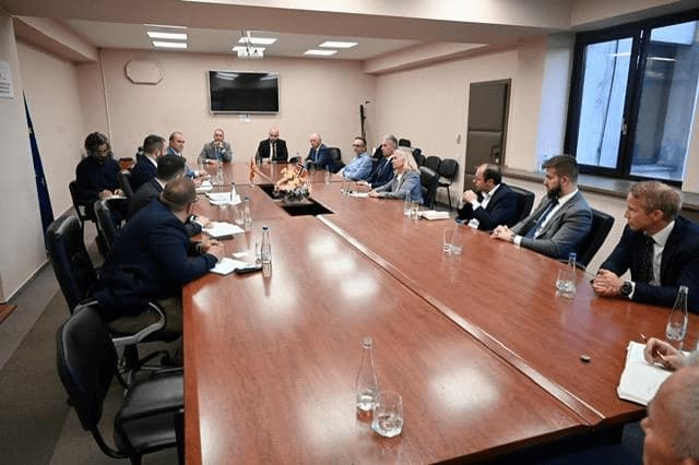 ministerot-durmisi-ostvari-sredba-so-norveska-delegacija-zgolemen-interes-za-norveski-investicii-vo-severna-makedonija-met-image-3A0H.jpg