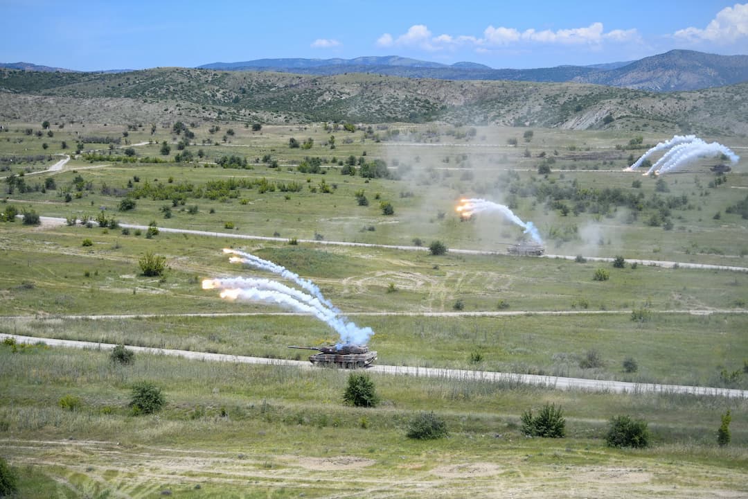 misajlovski-na-denot-za-visoki-gosti-na-vezbata-brz-odgovor-25-ovaa-vezba-e-jasen-prikaz-za-posvetenosta-na-makedonskata-armija-kon-nacionalnata-i-kolektivnata-bezbednost-gallery-image-9dr8.jpg