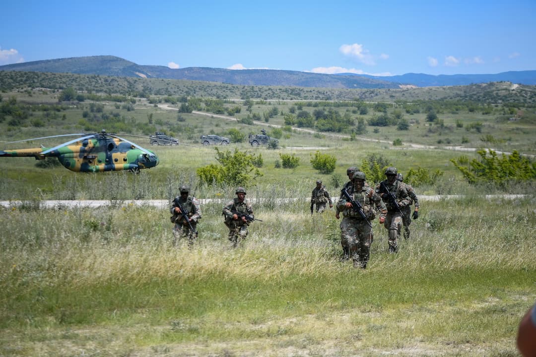 misajlovski-na-denot-za-visoki-gosti-na-vezbata-brz-odgovor-25-ovaa-vezba-e-jasen-prikaz-za-posvetenosta-na-makedonskata-armija-kon-nacionalnata-i-kolektivnata-bezbednost-gallery-image-o11q.jpg