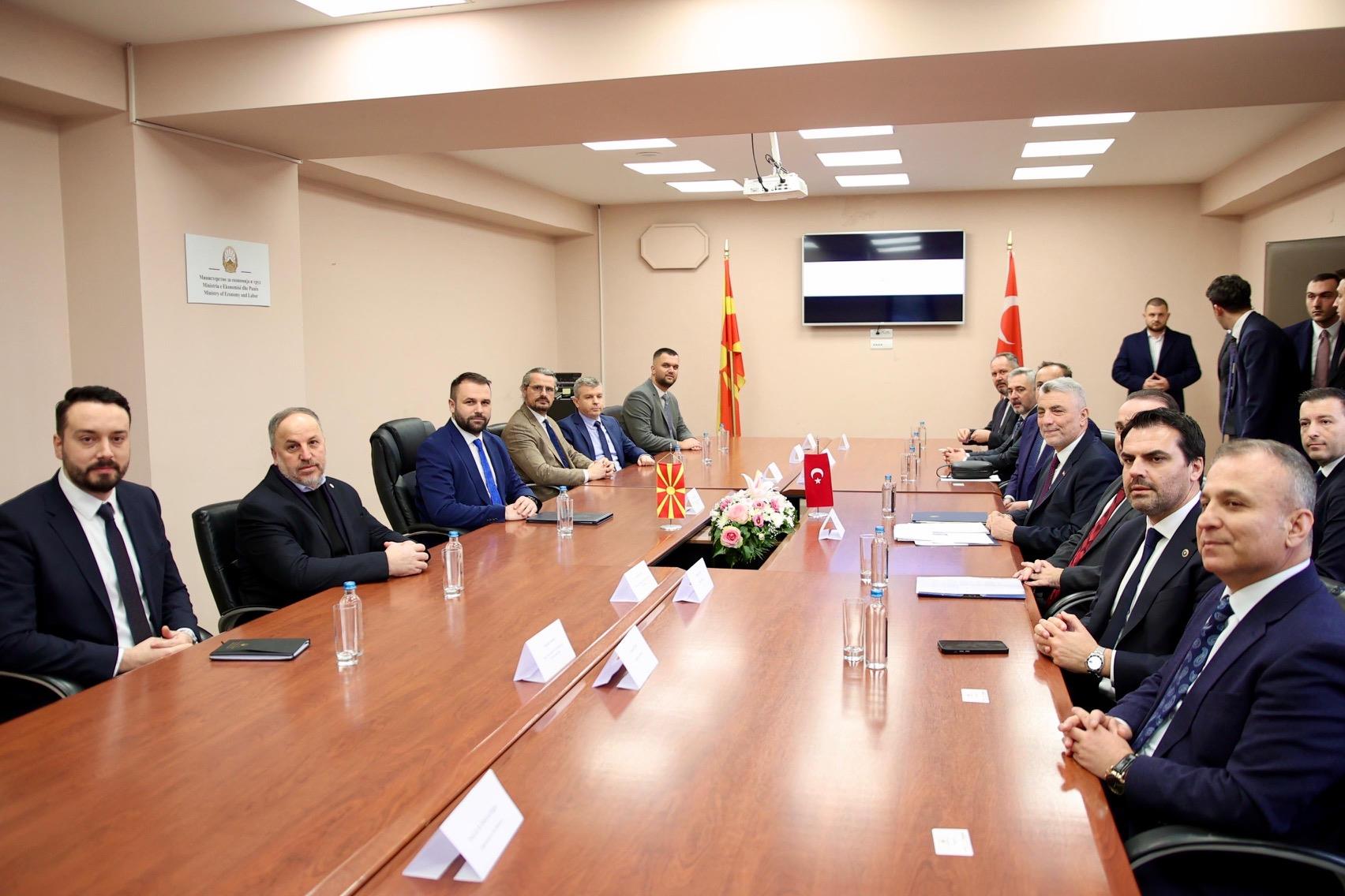 sredba-durmisi-bolatprodbabocuvanje-na-ekonomskite-vrski-pomegju-severna-makedonija-i-turcija-se-nas-prioritet-gallery-image-Ve1w.jpg