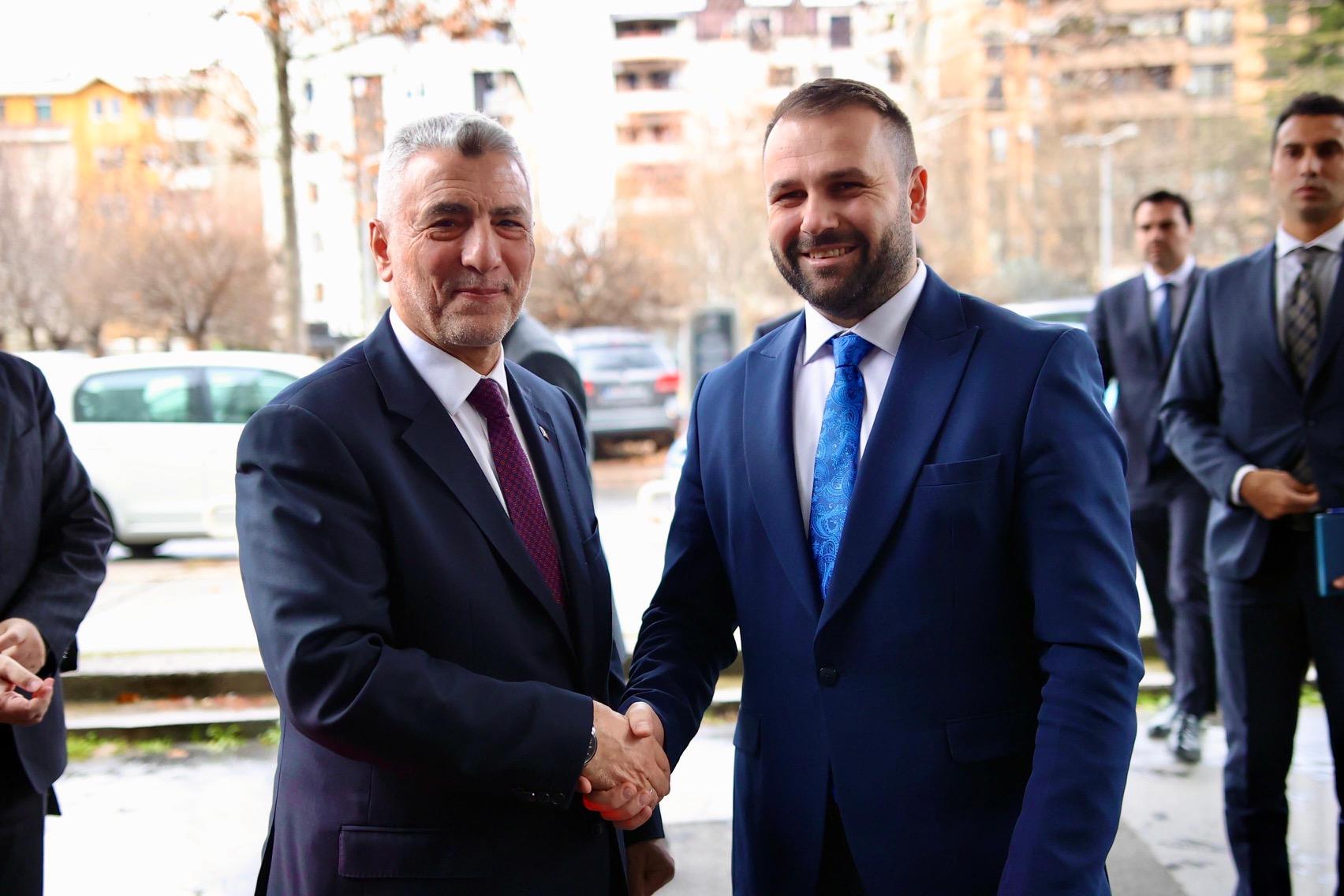 sredba-durmisi-bolatprodbabocuvanje-na-ekonomskite-vrski-pomegju-severna-makedonija-i-turcija-se-nas-prioritet-gallery-image-cRVQ.jpg