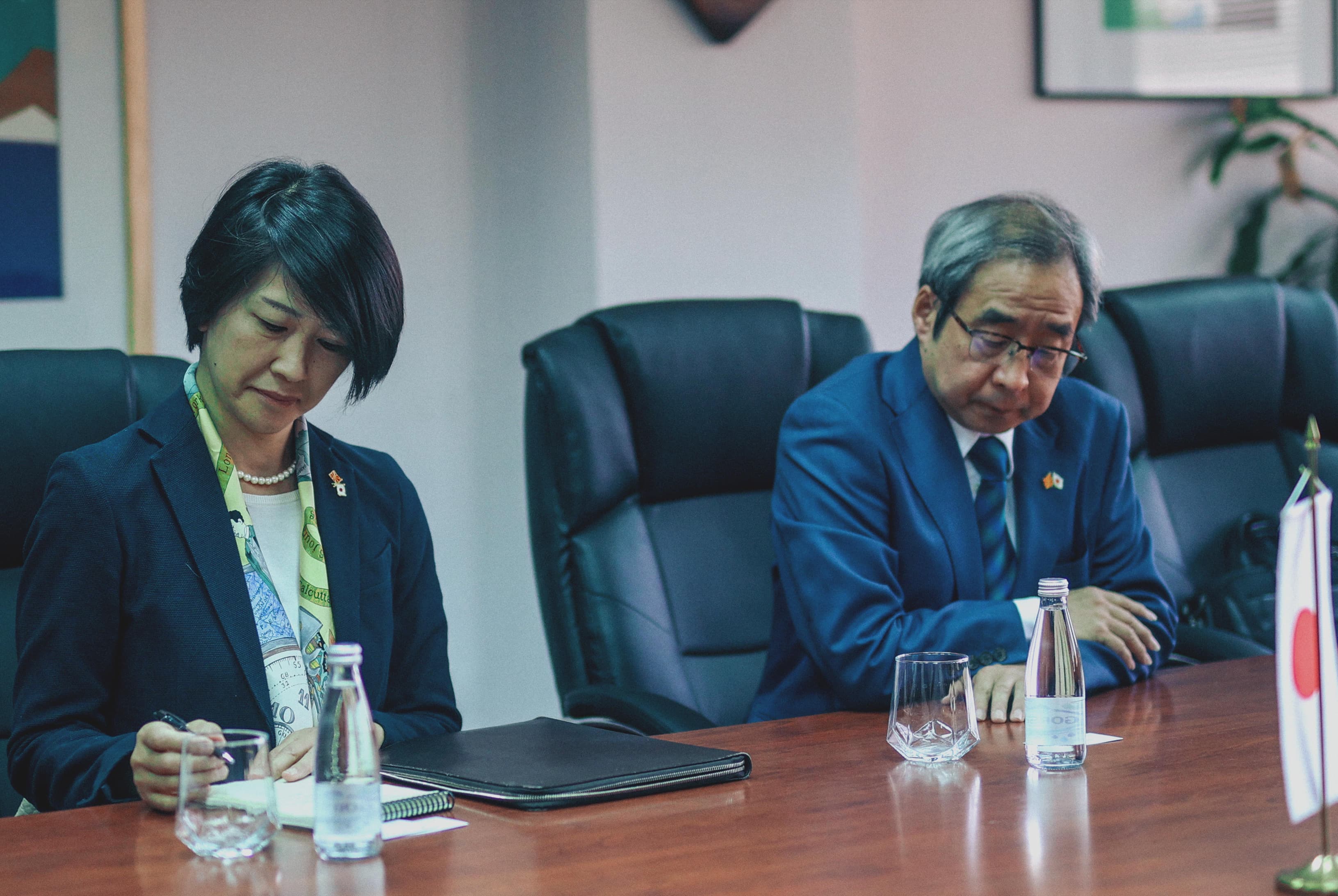 sredba-na-ministerot-durmisi-so-japonskiot-ambasador-kazuja-ima-golem-prostor-za-unapreduvanje-na-bilateralnata-sorabotka-pomegju-severna-makedonija-i-japonija-gallery-image-tf5V.jpg