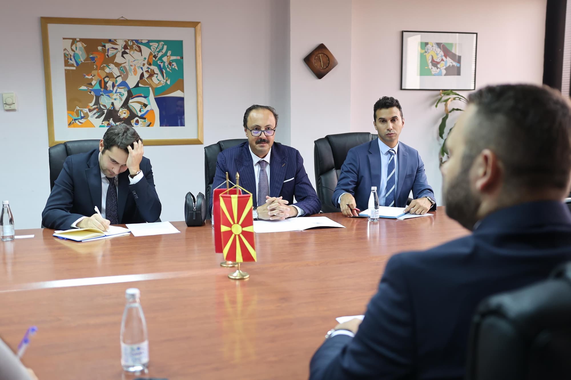 sredba-na-ministerot-durmisi-so-turskiot-ambasador-ulsoj-kje-sozdavame-uslovi-za-intenziviranje-na-sorabotkata-megju-dvete-zemji-galerija-image-37Ru.jpg