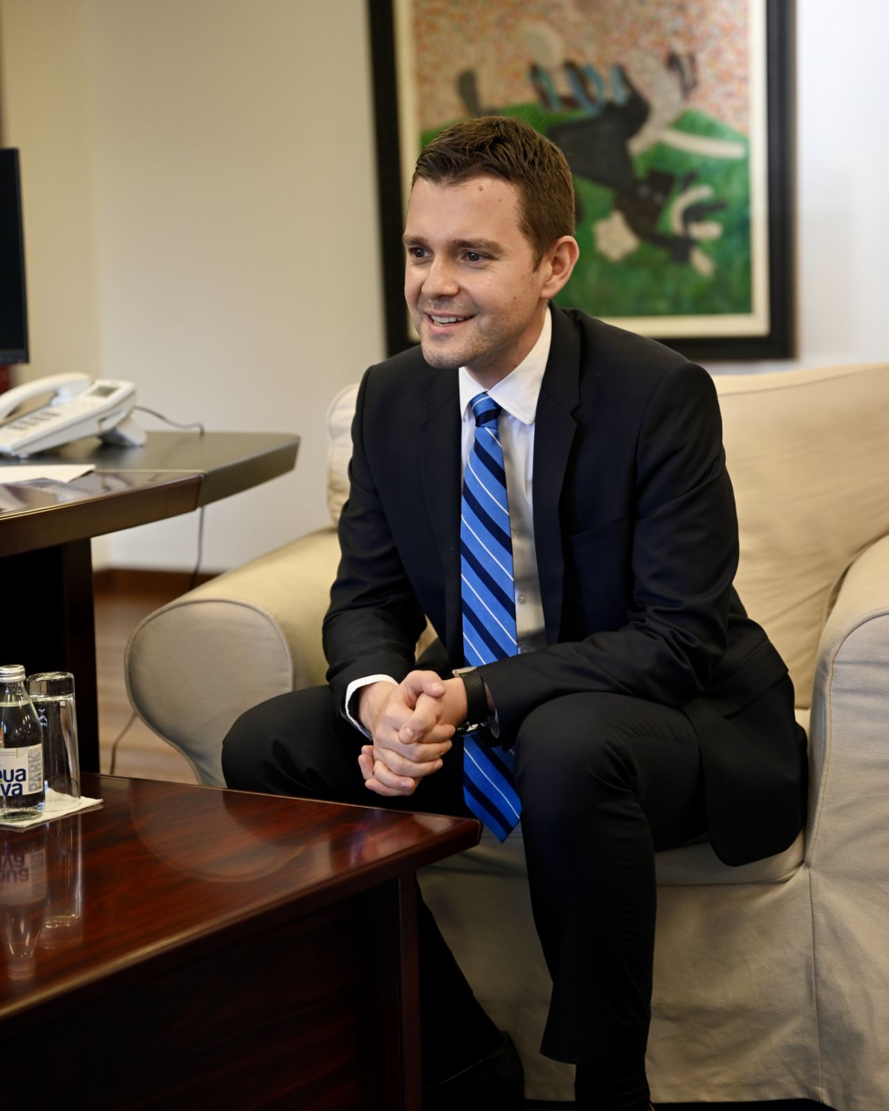 sredba-na-ministerot-za-nadvoresni-raboti-i-nadvoresna-trgovija-timco-mucunski-so-ambasadorot-na-francuskata-republika-kristof-le-rigoler-image-MSR0.jpg