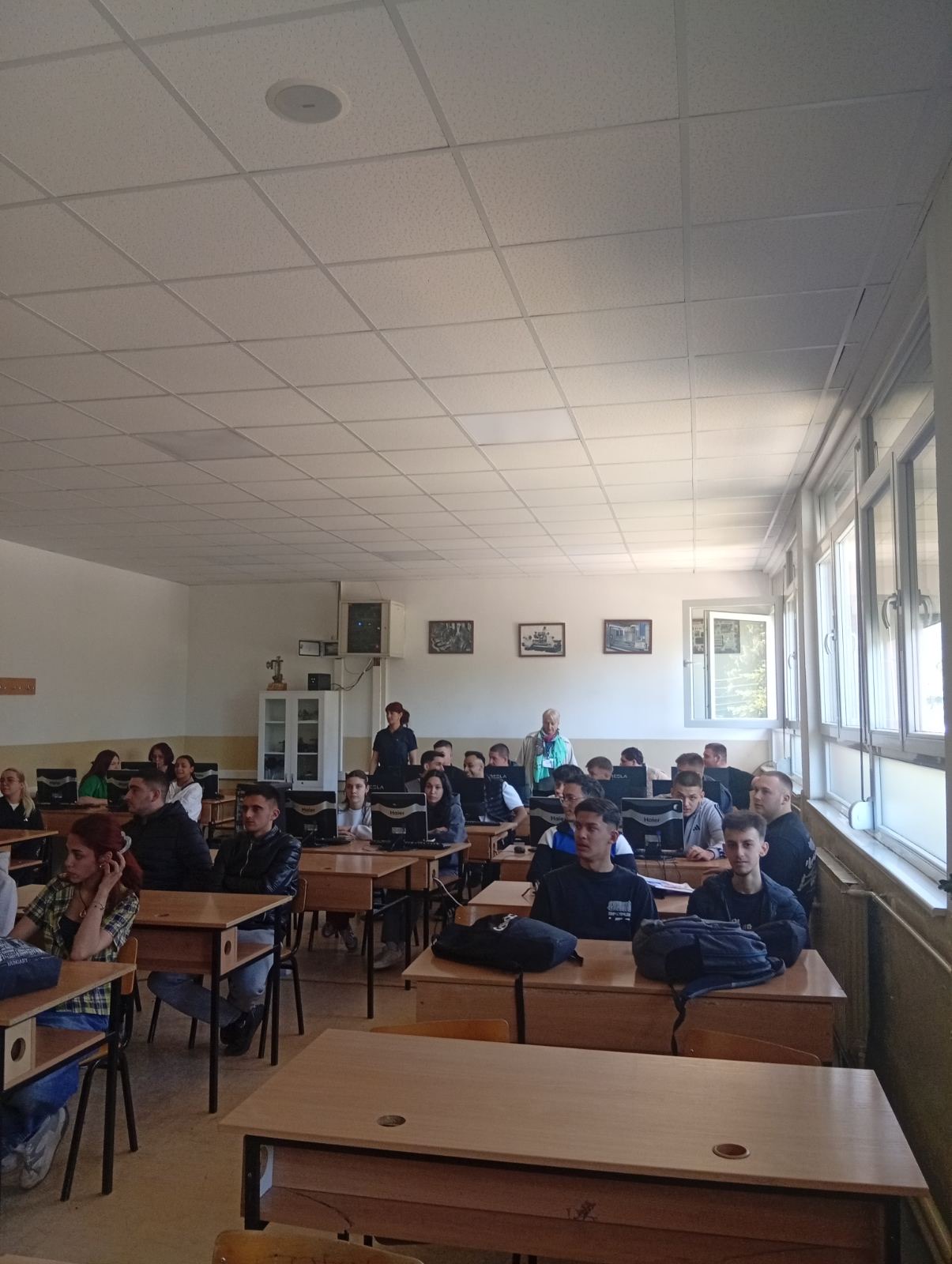 svr-oxrid-odgovorno-slavi-go-uspexot-galerija-image-zUBw.JPG