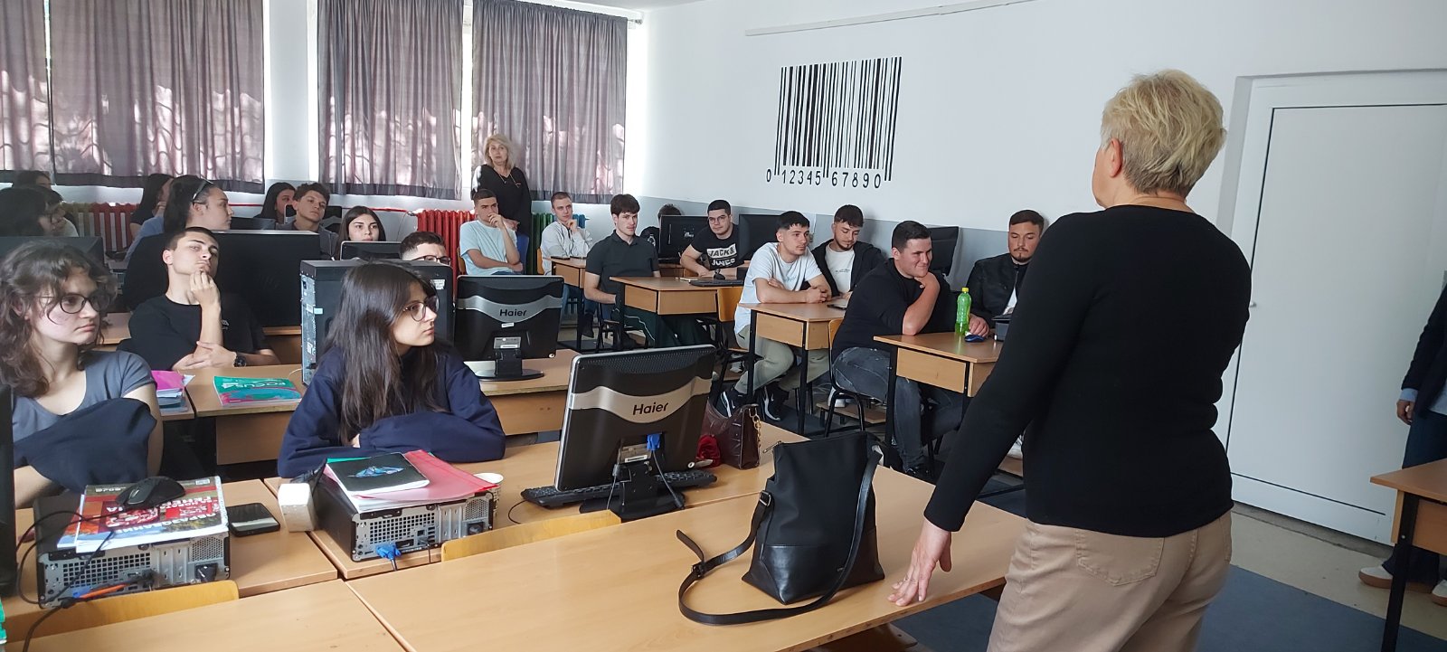 svr-veles-odgovorno-slavi-go-uspexot-galerija-image-9Gry.jpeg