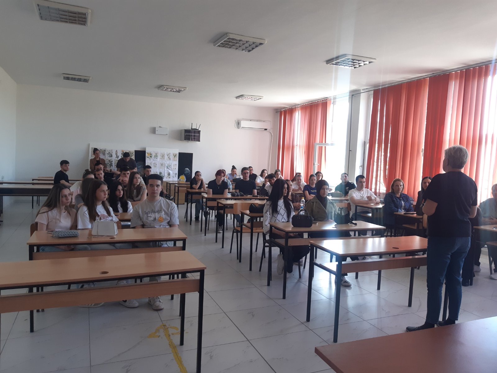svr-veles-odgovorno-slavi-go-uspexot-galerija-image-vxlm.JPG