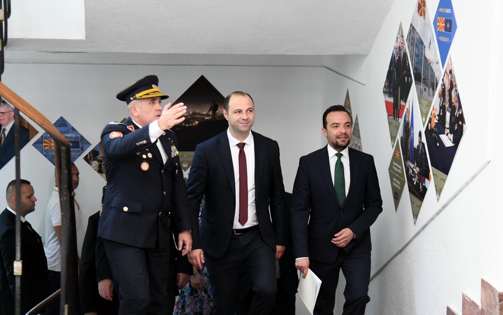 vlado-misajlovski-ja-prezema-funkcijata-minister-za-odbrana-image-ddns.jpeg