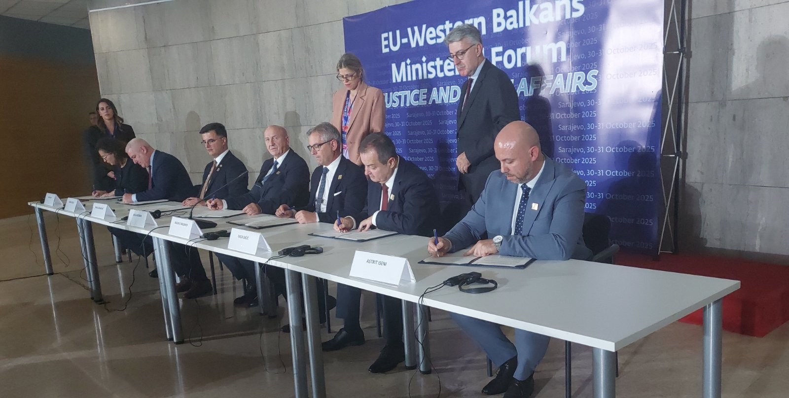 zamenik-ministerot-iseni-na-ministerskiot-forum-za-pravda-i-vnatresni-raboti-eu-zapaden-balkan-potpisan-zaednicki-plan-za-borba-protiv-nasilen-ekstremizan-image-mCrg.jpg
