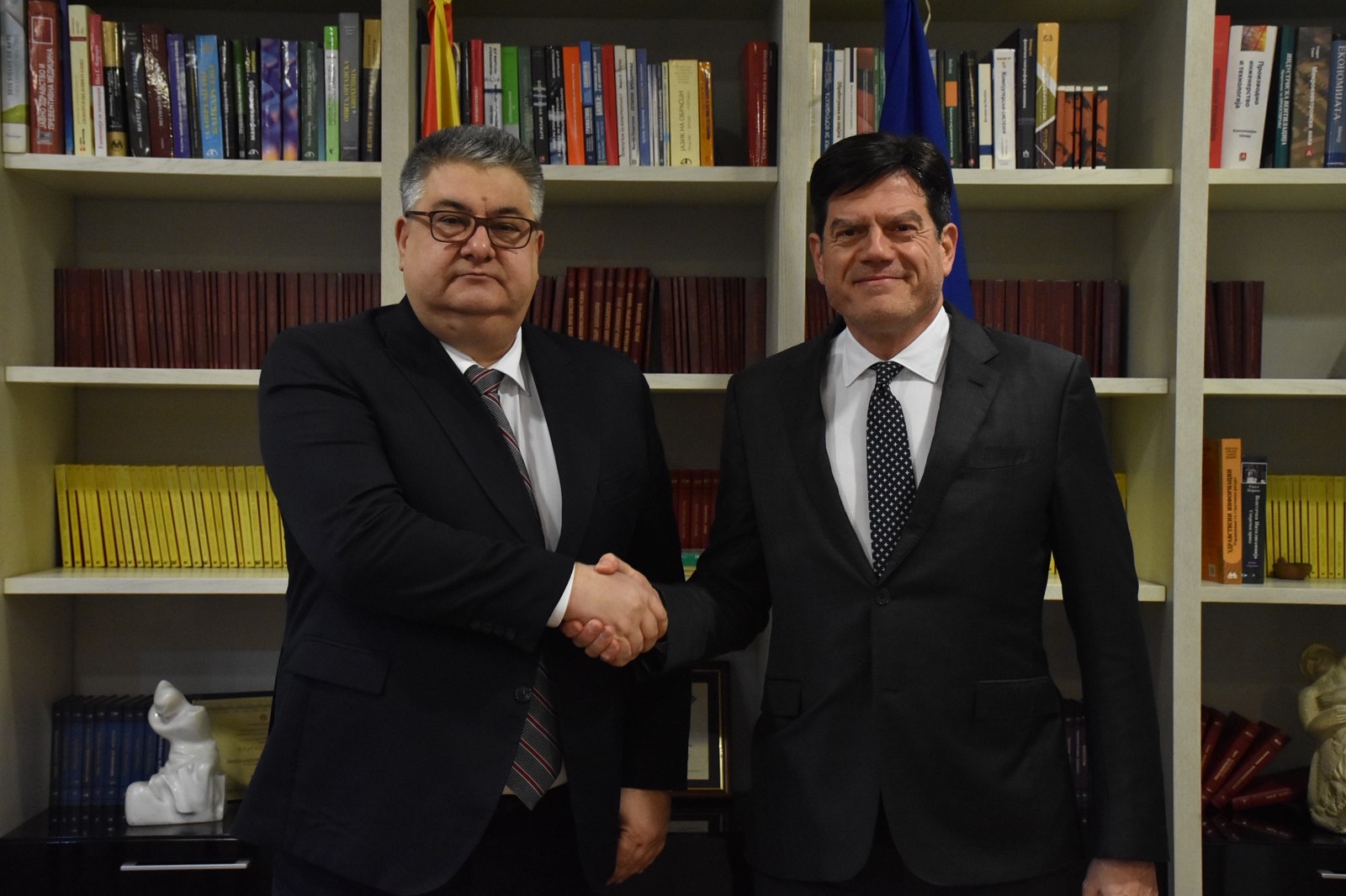 Минчев – Рокас: Зајакнување на мерит-системот и институционалната одговорност