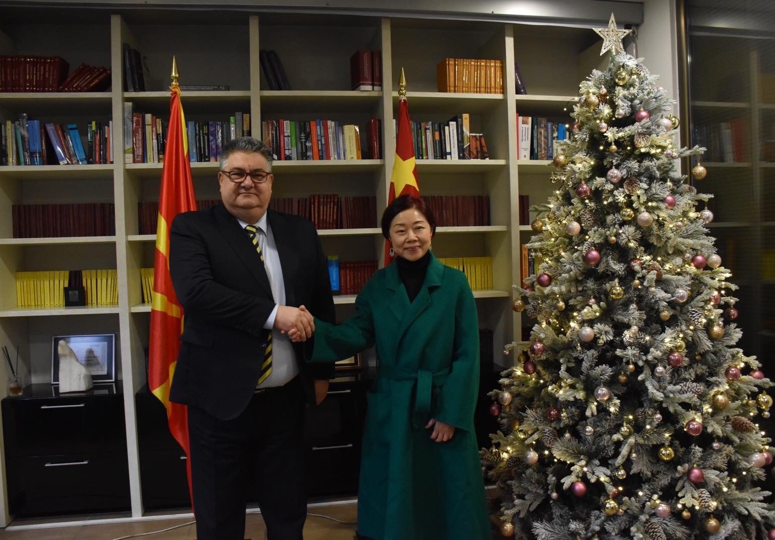 Средба на министерот Минчев со амбасадорката на Народна Република Кина, Џианг Сјаојен