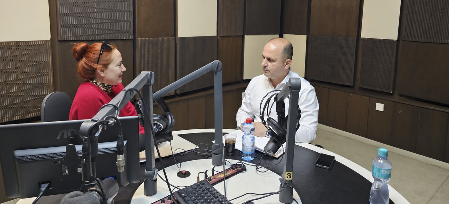 Афет Јашари во емисијата „Културен мозаик“ на Радио Скопје