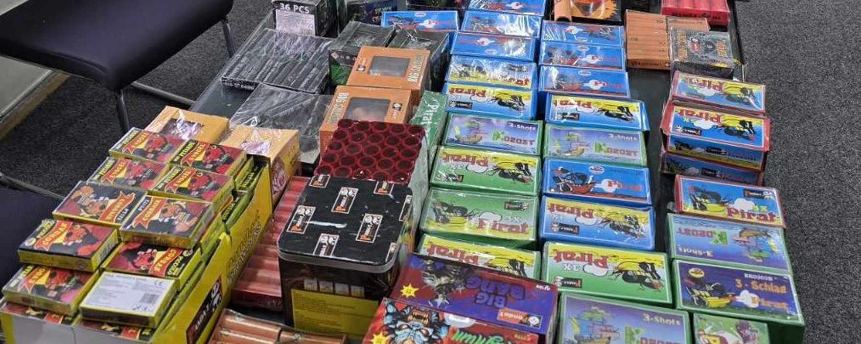 Акциска контрола за сузбивање на нелегална продажба на пиротехника: Одземени 7107 парчиња пиротехнички средства на скопски Бит Пазар, следува соодветна пријава