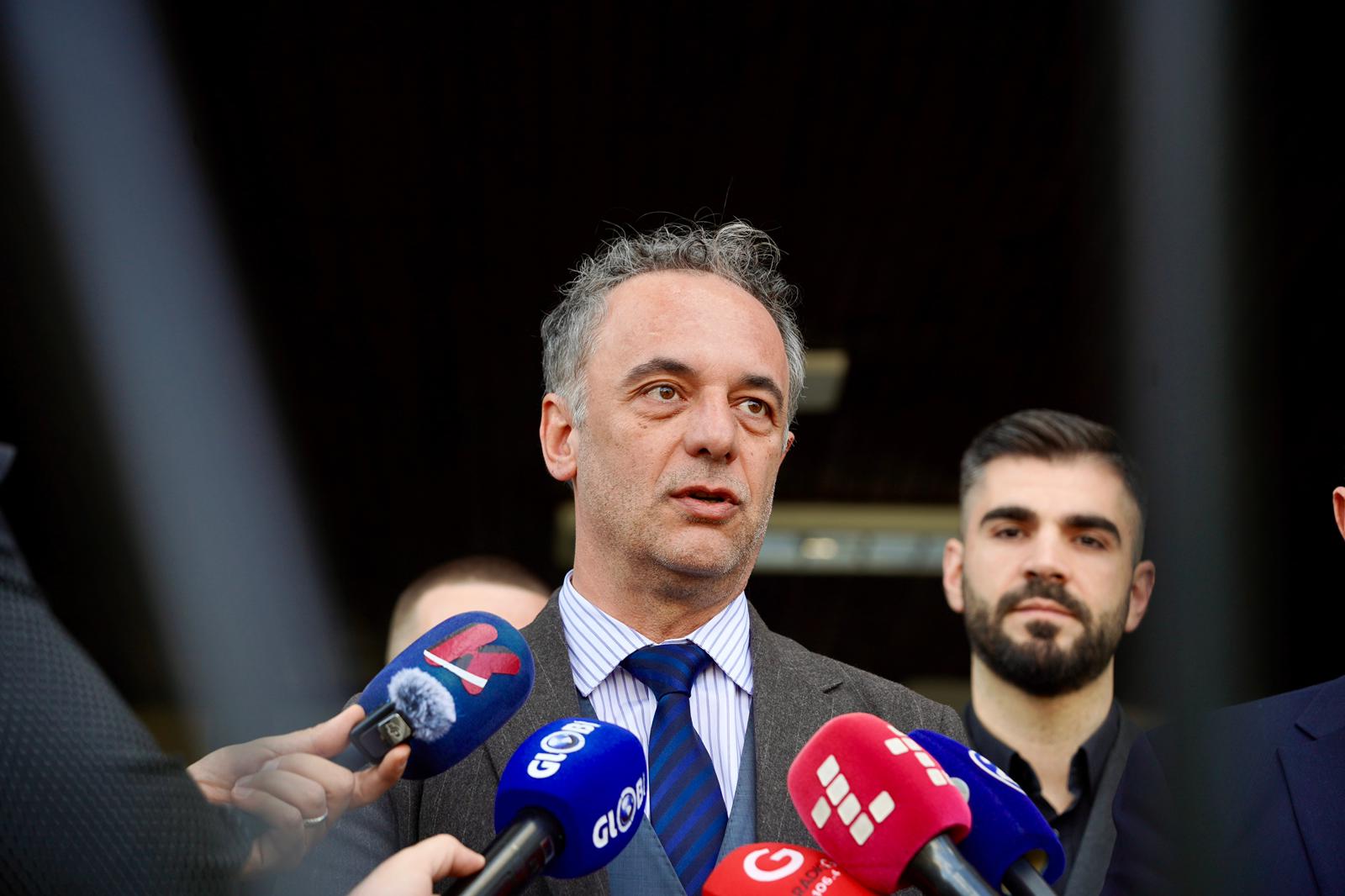 Алиу: Вработените во „Комуналец“ Гостивар по 13 години добиваат здравствено осигурување, исправивме долгогодишна системска неправда