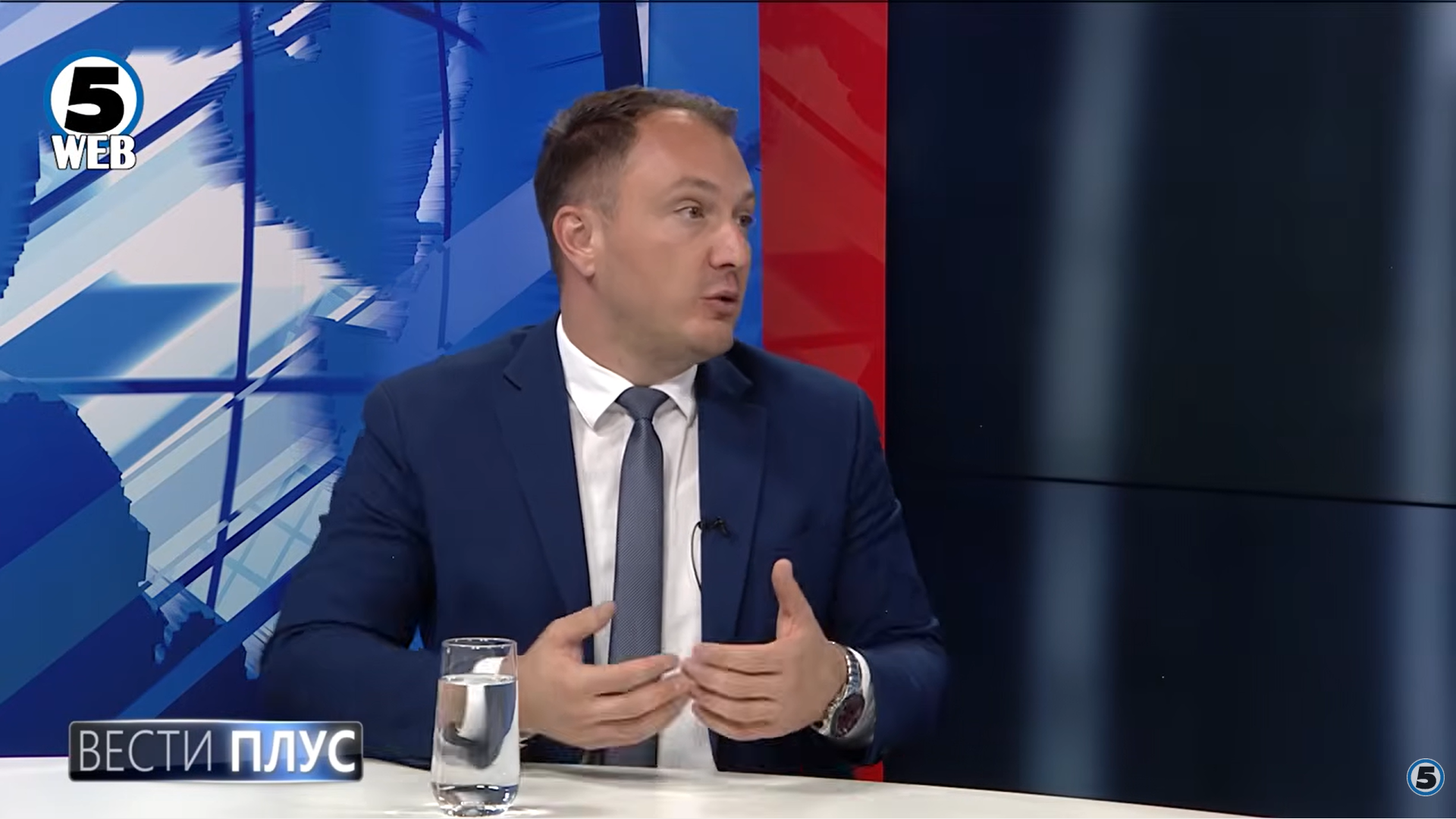 Андоновски: Во октомври промоција на м.Услуги, личната карта и возачката дозвола на мобилен телефон   