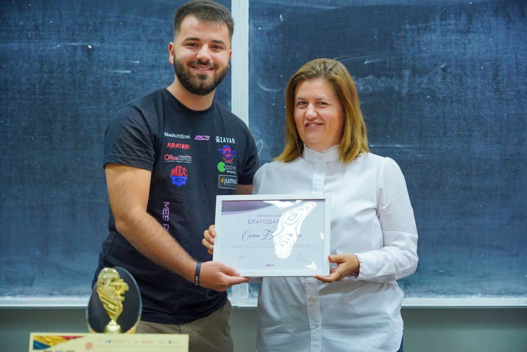Божиновска на презентацијата на новиот болид на MES Racing: Македонските студенти покажуваат дека имаат знаење за големата инженерска сцена