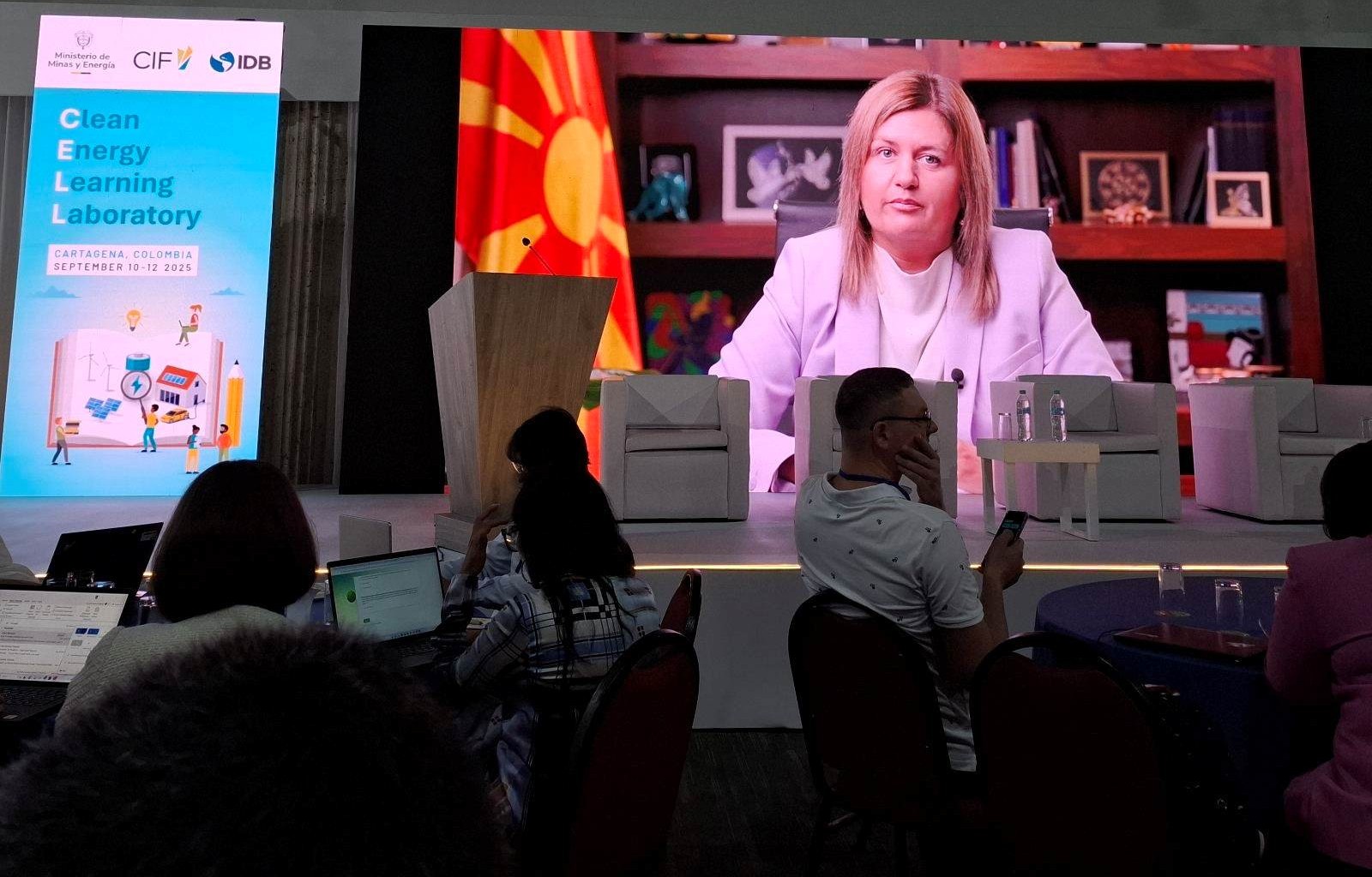 Bozhinovska me video-fjalim në forumin global në Kartagjenë: Maqedonia gati për udhëheqje në Ballkan – Tranzicion i drejtë pa humbje të vendeve të punës është prioritet