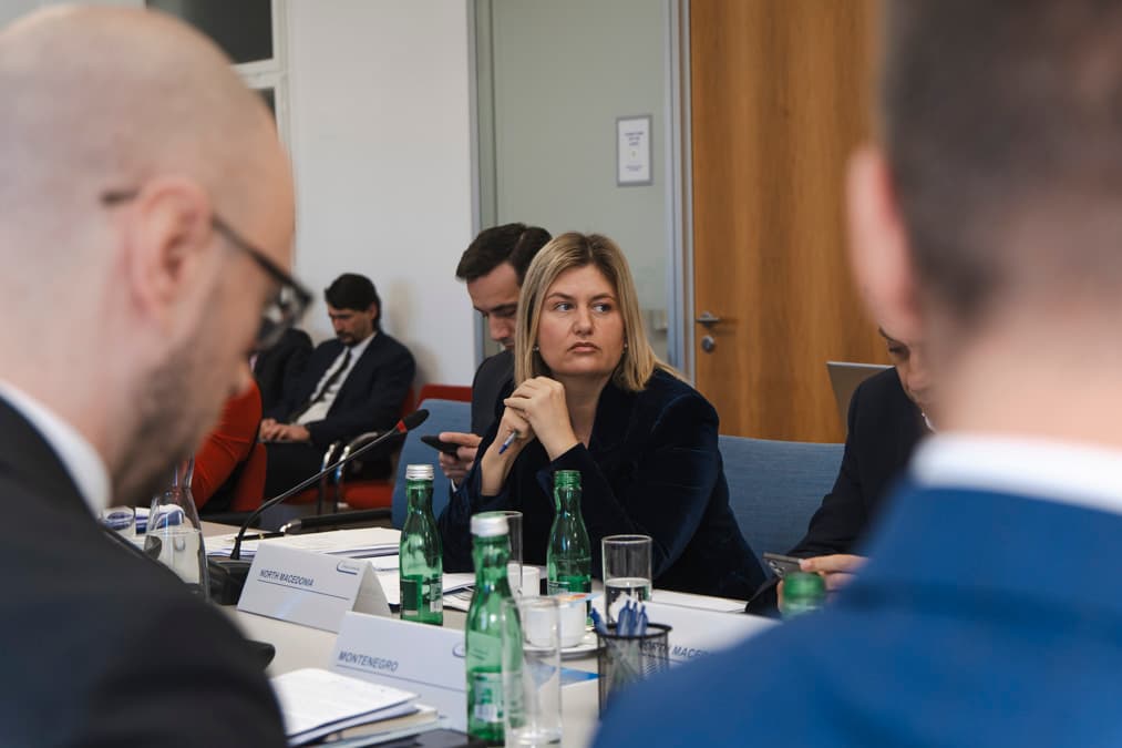 Целиме кон стабилни цени, конкурентност и подобар пристап до обновливите извори на енергија – Божиновска се обрати на Министерскиот совет на Енергетската заедница