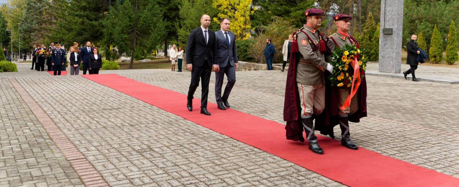 Честитка од министерот Мисајловски по повод – Денот на народното востание!