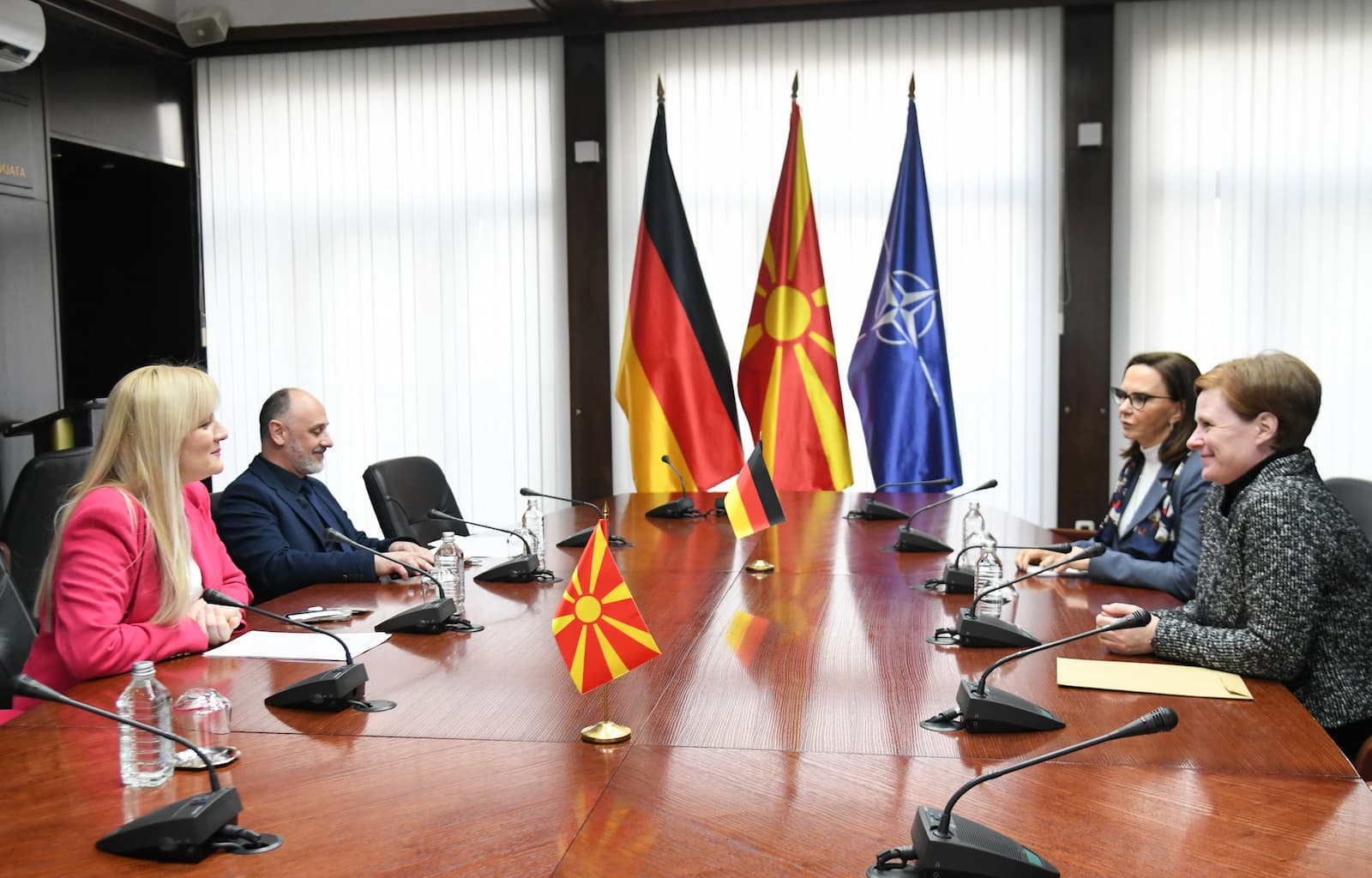 Чуповска – Ристова се сретна со амбасадорката Дрекслер, потврда за одличната одбранбена соработка со Германија