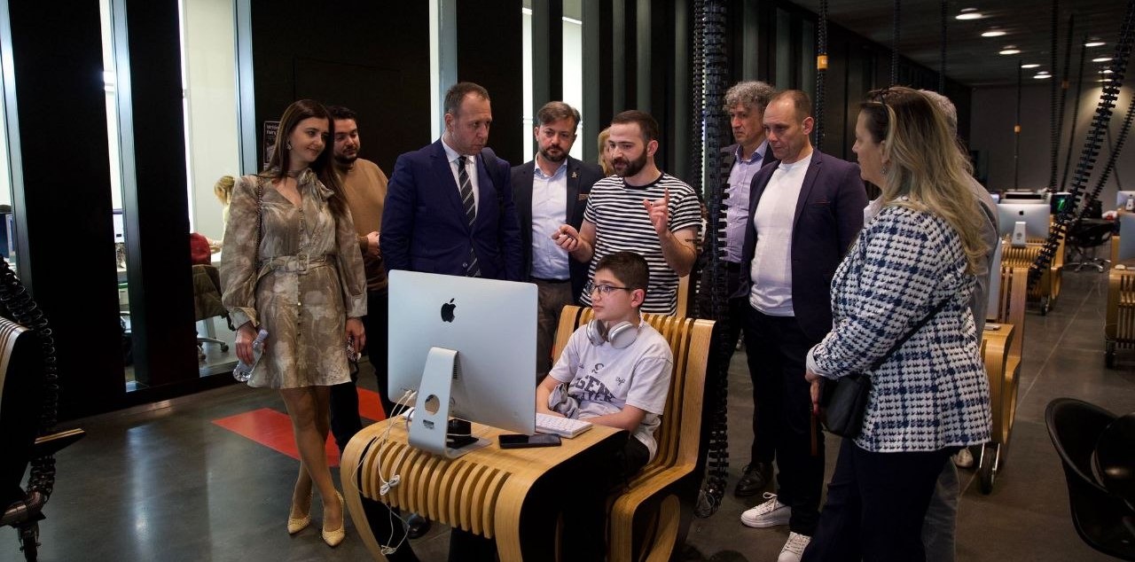 Делегација од Македонија го посети ТУМО Центарот за креативни технологии во Ерменија 