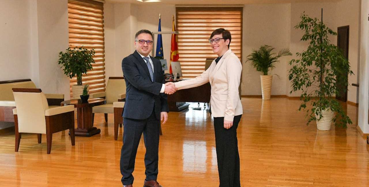 Димитриеска-Кочоска ја презеде функцијата министер за финансии