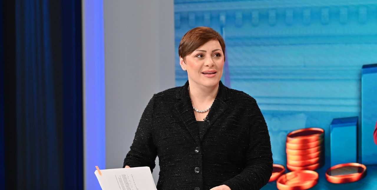 Димитриеска-Кочоска за „Економија и бизнис“: Нема да има промена на даноците, дигитализацијата е клучна за ефикасно трошење на буџетските пари