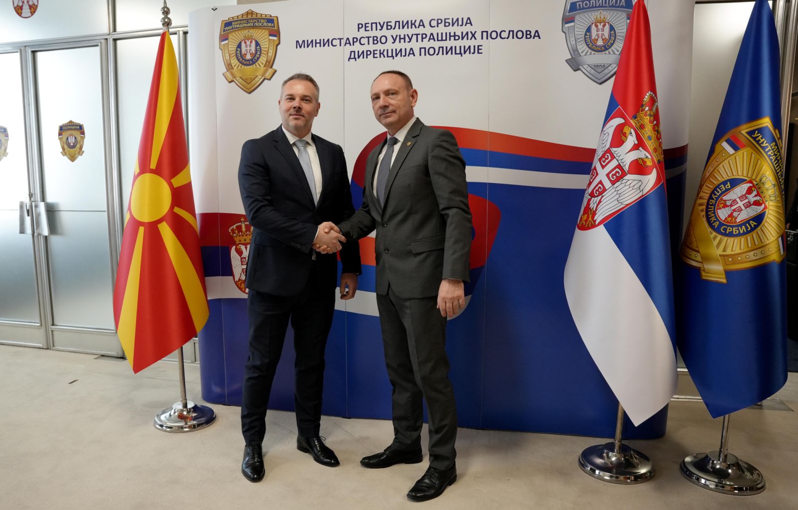 Директорот Јанев во посета на српската полиција 