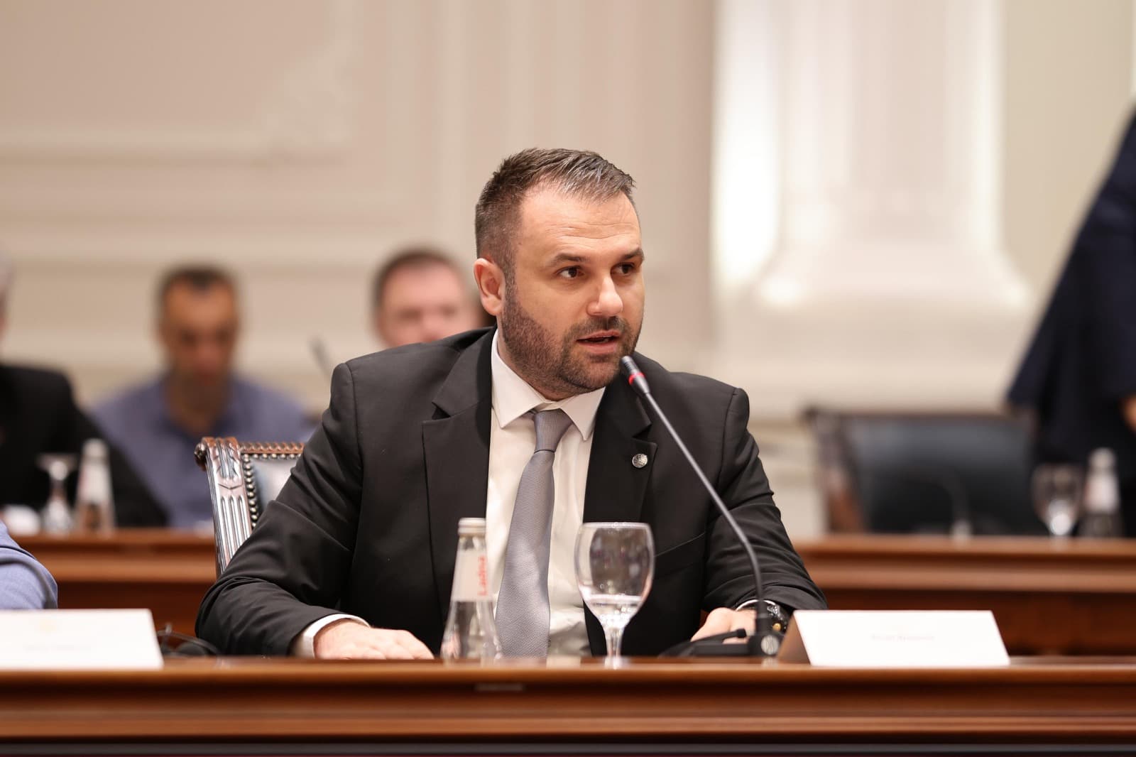 Дурмиши: Со инвестиции, вработување и локален развој се бориме со демографската криза