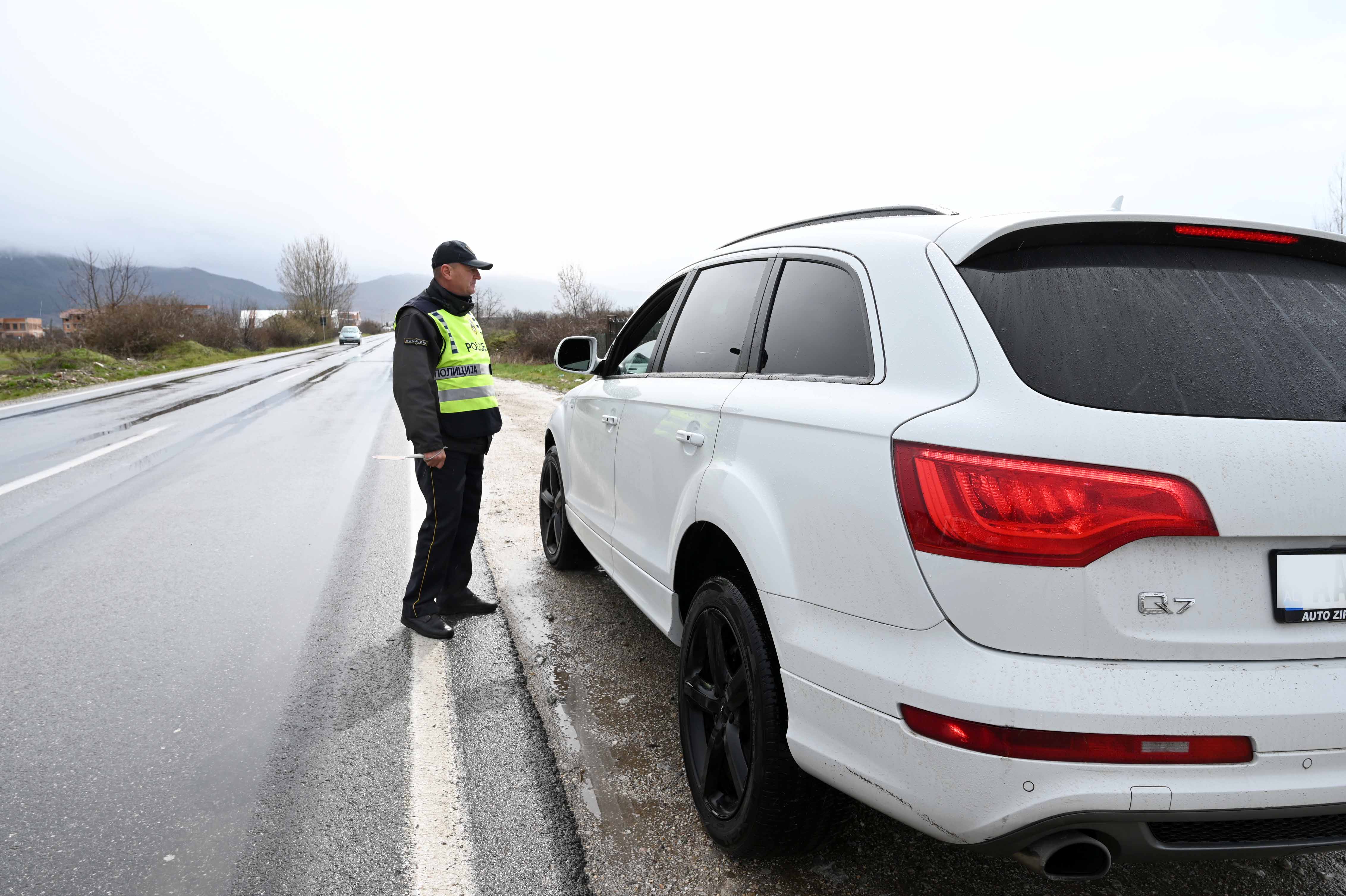 Двајца возачи од гостиварско, еден од Кочани и еден прилепско управувале возила со многу поголема брзина од дозволеното, следуваат соодветни пријави
