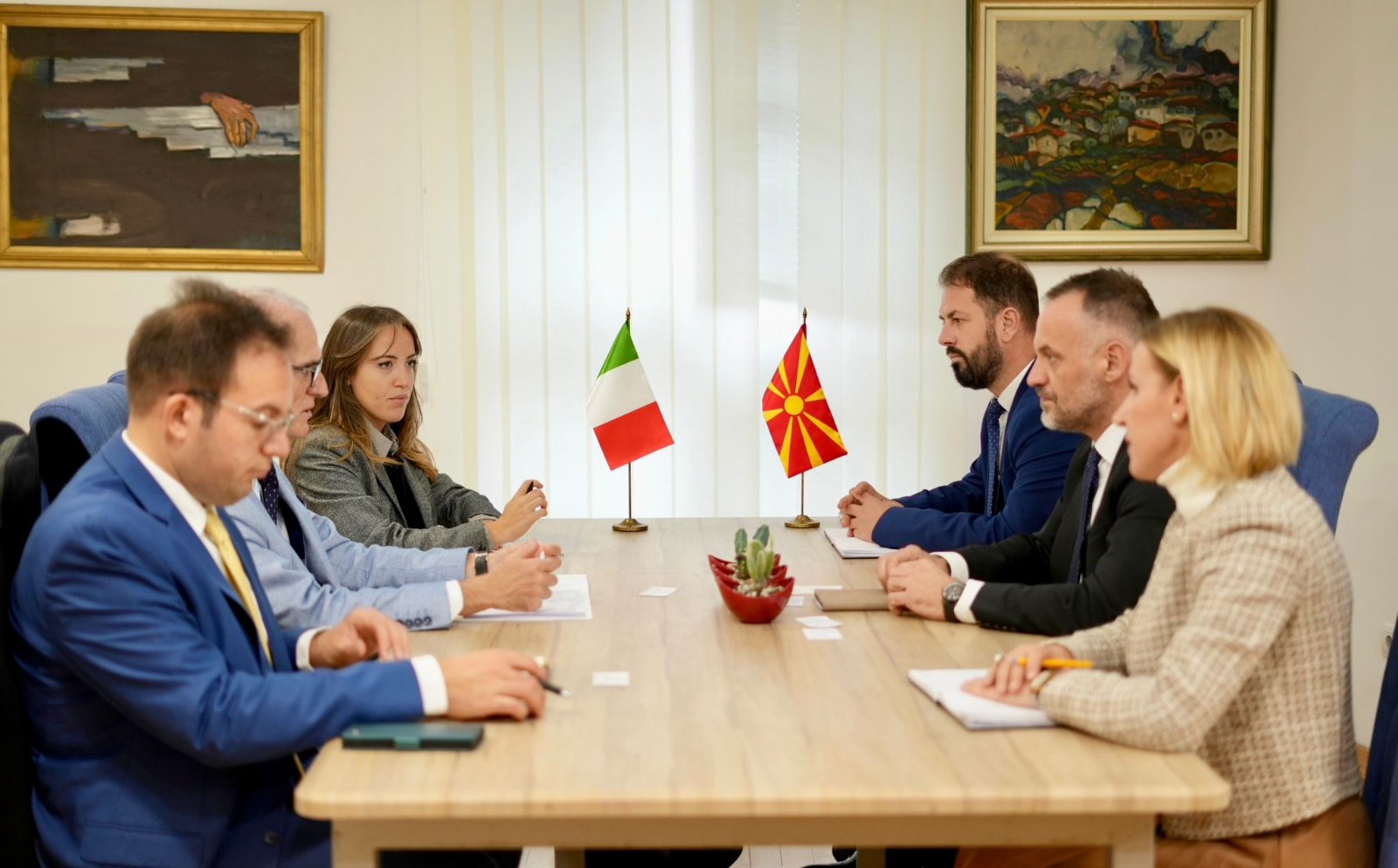 Фетаи и Силвестри: Владините стратегии треба да се применат